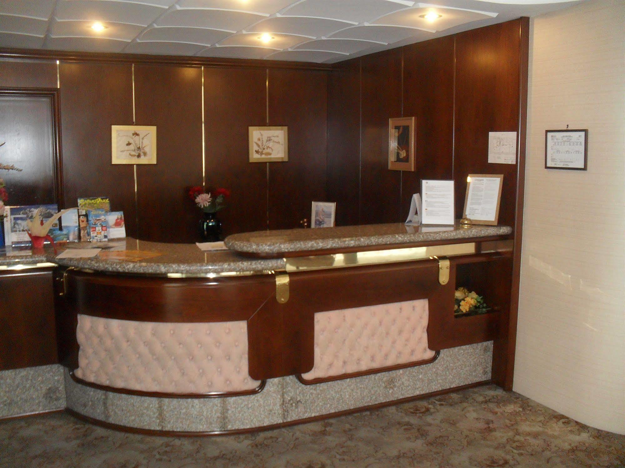 Hotel Antares Arona Dış mekan fotoğraf
